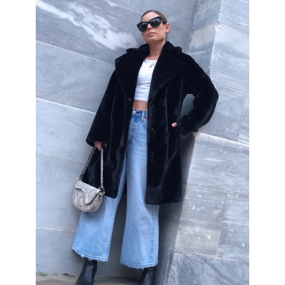 Taliana Luxe Faux Fur Coat - Black - Picture 5 of 8